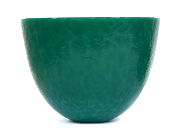 Skål, Målerås, design Eva Englund, modell Malakit, höjd 17,5cm Ø23cm