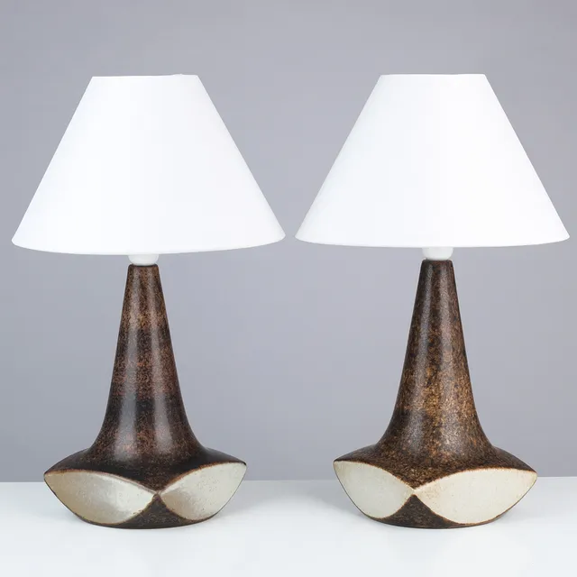 MARIANNE STARCK (1931-2007). A pair of stoneware table lamps glazed in grayish and brownish shades, Michael Andersen & Søn, Bornholm, Denmark, 1950/60s, (2).