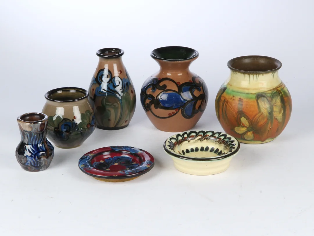 Danico et al. A collection of vases and bowls of glazed ceramics (7) — Glass, porcelain and ceramics/Vases, bowls, dishes — Lauritz