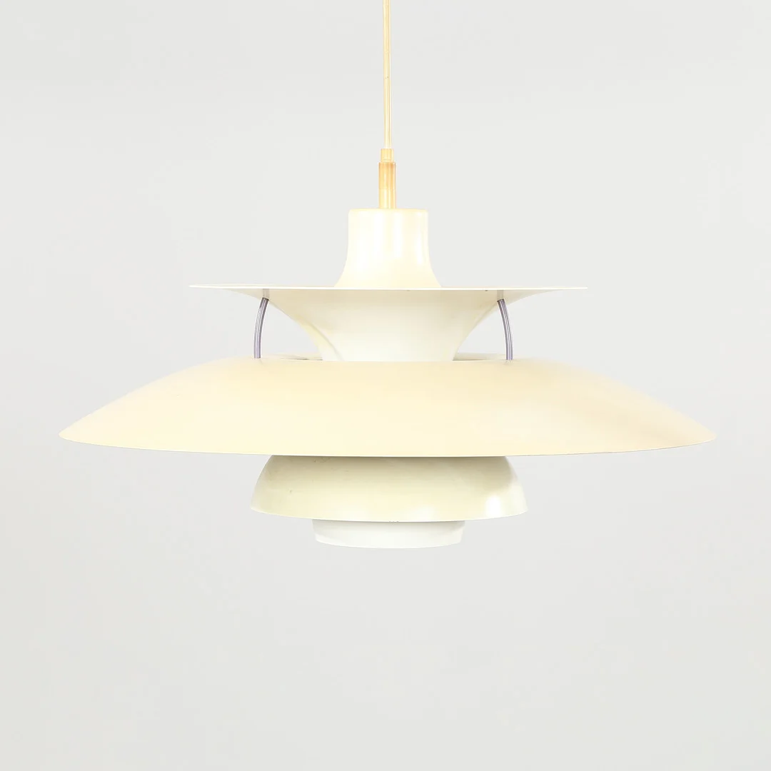 POUL HENNINGSEN. Louis Poulsen. PH5 pendel, hvid. — Ceiling lights — Bidstrup Auktioner