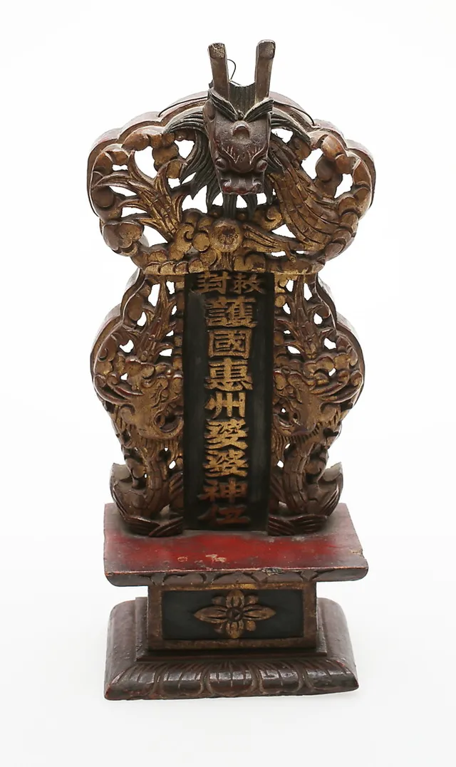 AHNENALTAR, China um 1850.