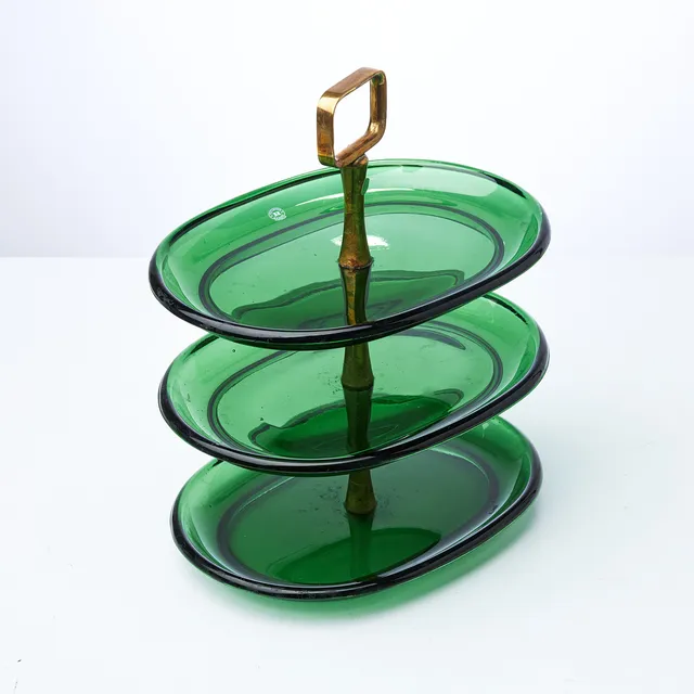 JOSEF FRANK. KAKFAT, 1980-tal, Reijmyre, för Firma Svenskt Tenn, mässing samt grönt glas, etikettmärkt.