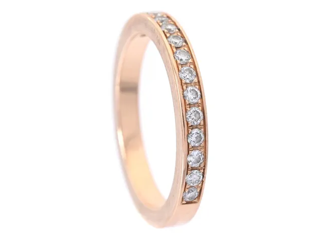 ALLIANSRING, 18K roséguld, 14 briljantslipade diamanter ca 0,25 ctv, ca TW-W/VVS-VS, stl 16,75 mm, vikt 4,1 g.