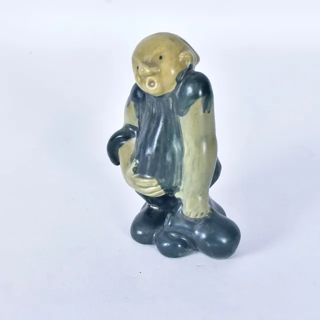 ÅKE HOLM. Skulptur, keramik, "Kullatroll", signerad, Höganäs.