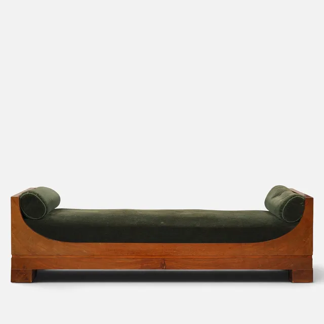 Art Deco. Chaiselong / daybed af nøddetræ og mahogni, 1900-tallets begyndelse.