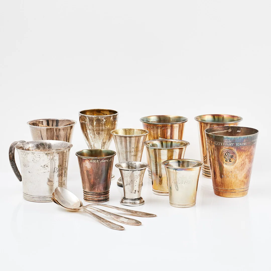BÄGARE, SKEDAR 11+3 dlr, silver, enstaka del sterlingsilver, bl.a. Tore Kullander, CG Hallberg 1900-tal. — Silver — Stockholms Auktionsverk Sickla