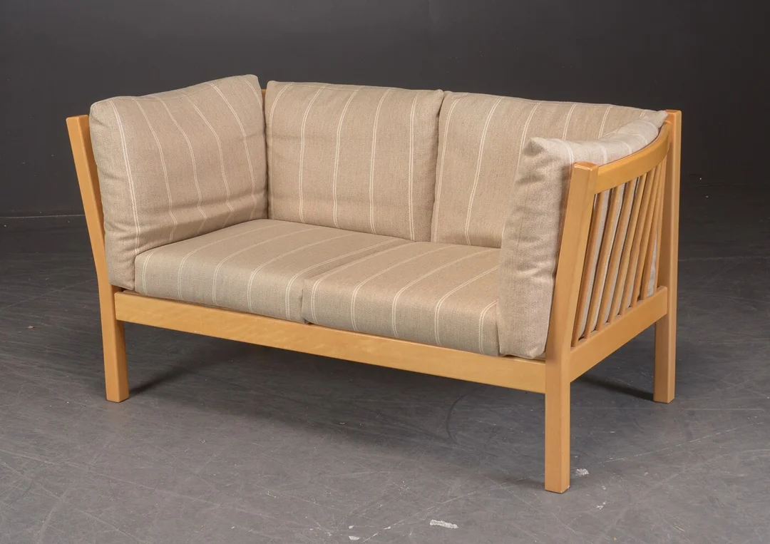 Andreas Hansen. To pers. sofa af bøg — Furniture/Lounge suites, sofas — Lauritz