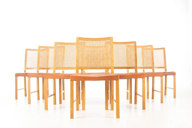 Bernt Pedersen for Holger Nissen. Eight dining chairs, model HN30 (8)