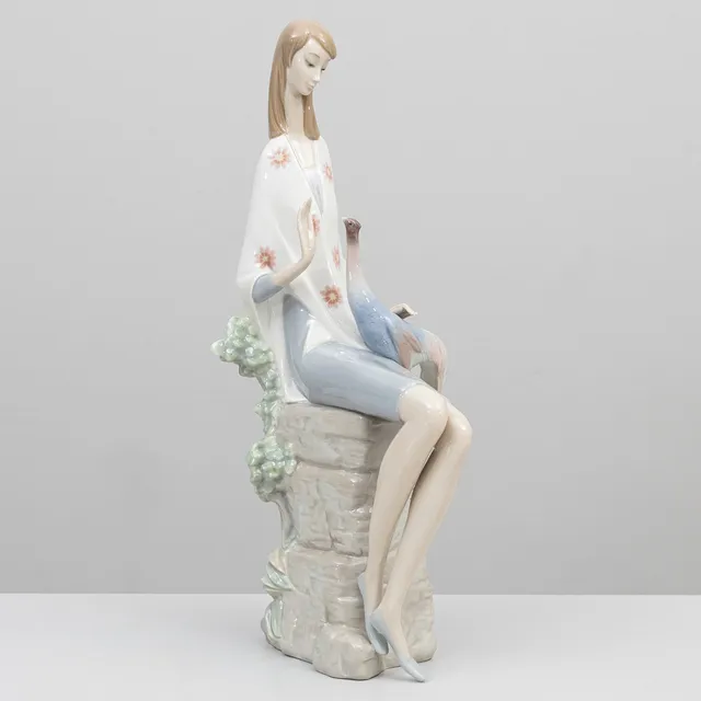 JUAN HUERTA. Flicka med fasan, porslin, IIadro, 1968-79.