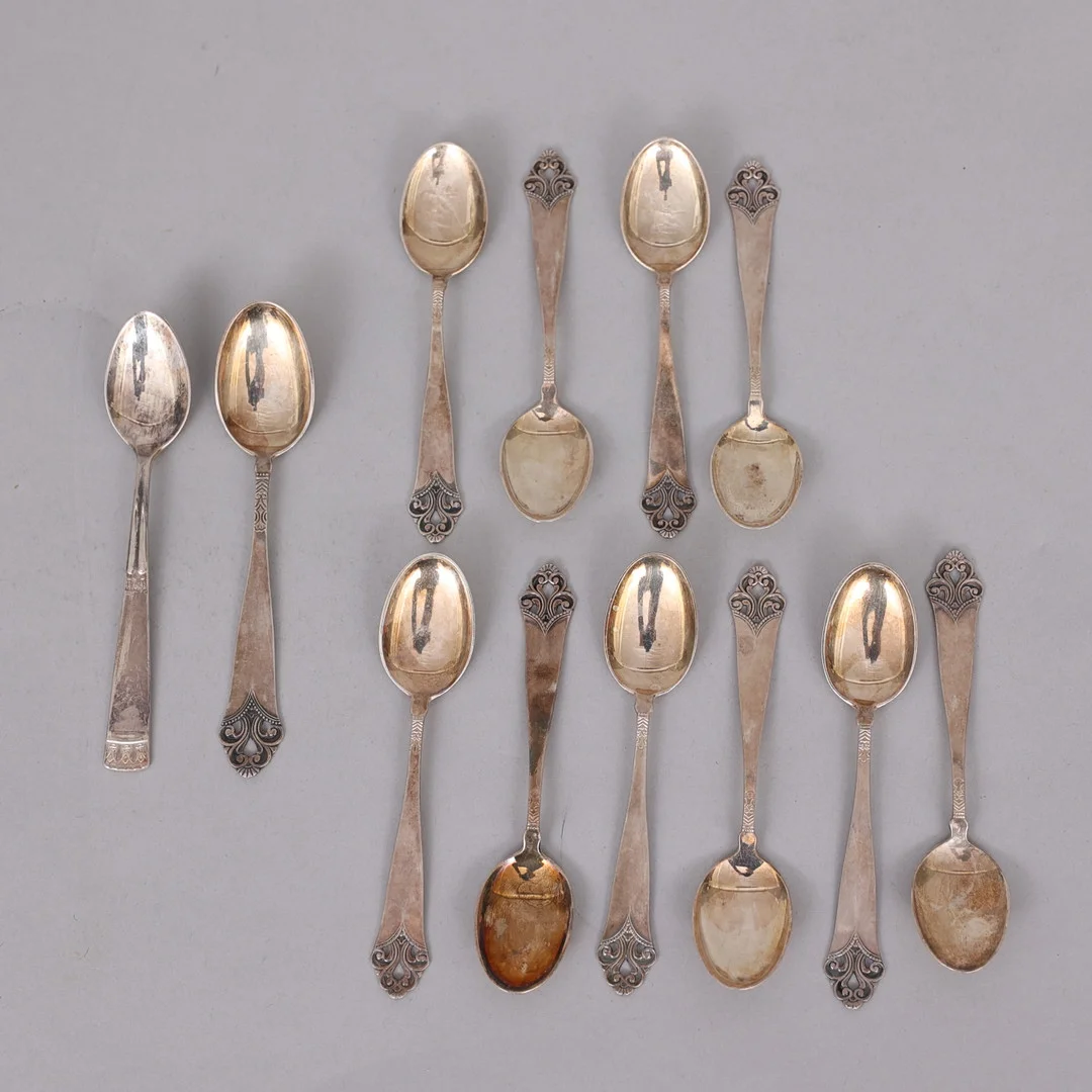 PARTI SILVERSKEDAR, 12 st. — Silver — Garpenhus Auktioner