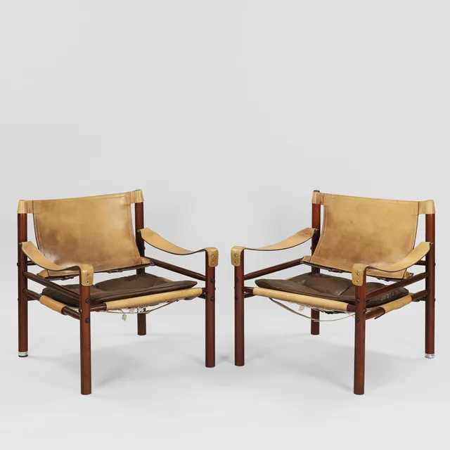 ARNE NORELL. Et par Sirocco lænestole af bejdset ask, 1960'erne (2).
