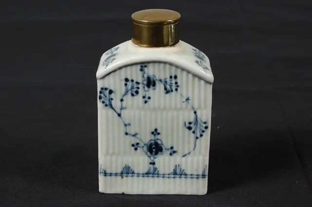 TEDOSA, porslin, 1700-tal, proveniens Krapperup slott.