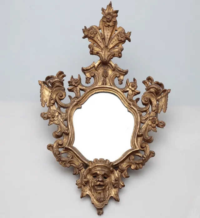 Charles III ornamental mirror in carved and gilt wood, 18th Century.
