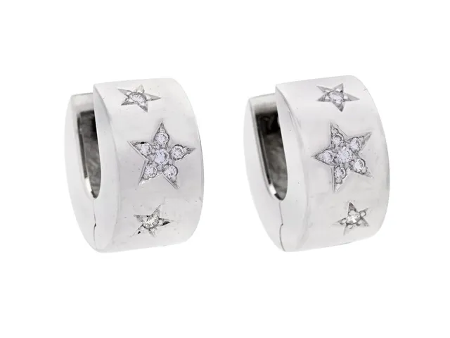 ÖRHÄNGEN, 18K vitguld, 16 briljantslipade diamanter ca 0,15 ctv, ca TW/VS, stift, höjd 14,0 mm, bredd 8,0 mm, vikt 12,4 g.