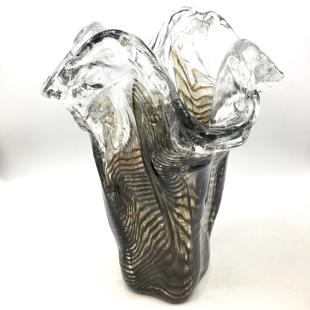 EISGLAS - MEHR SKULPTUR ALS VASE - 70ER JAHRE. — Art glass — Kunst- und Auktionshaus Kleinhenz