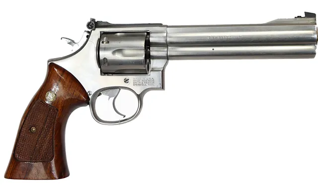 REVOLVER, Double Action, fabrikat Smith & Wesson, modell 686-3, kaliber .357 Magnum, tillv.nr BHF0792, se-nr SE0052921.