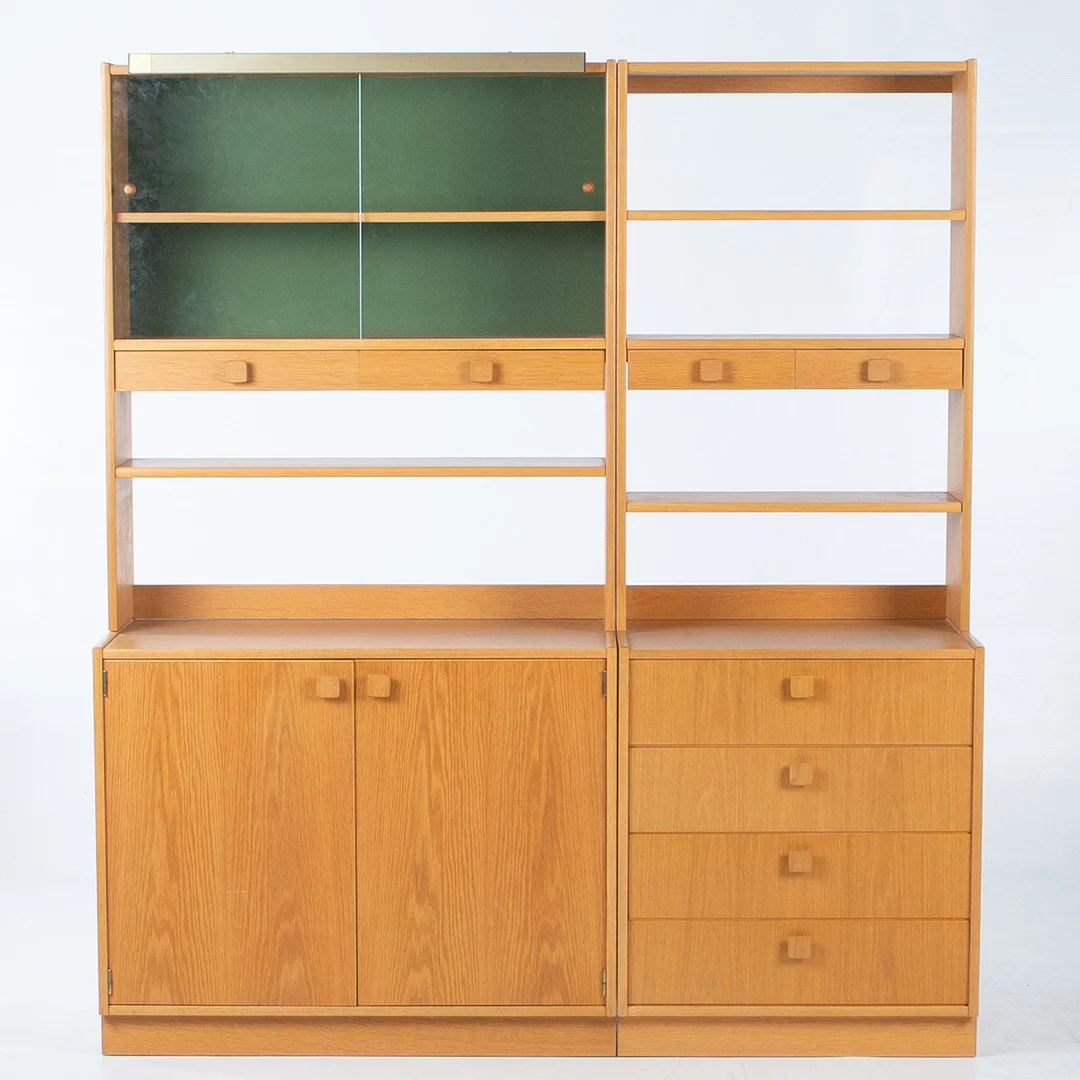 BERTIL FRIDHAGEN. Bokhyllesystem, 2 delar, Bodafors, 1960-tal ek. — Cupboards, Cabinets & Shelves — Laholms Auktionskammare