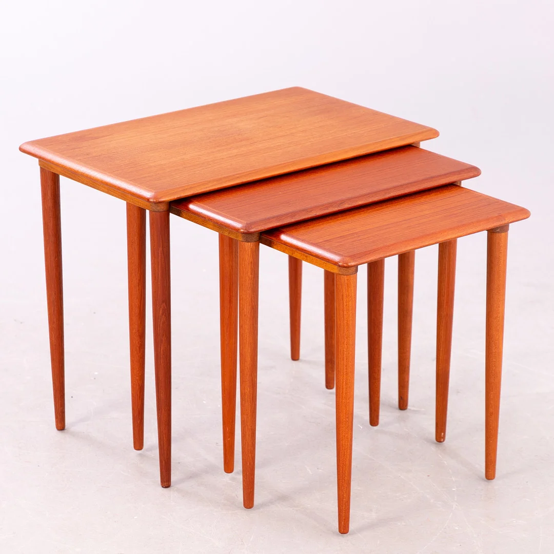 Satztische in Teak, Dänemark, 1960er Jahre (3). — Coffee Tables — Stockholms Auktionsverk Hamburg