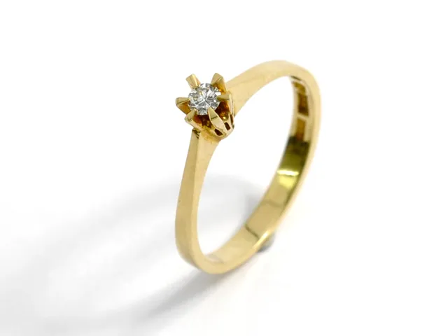 ENSTENSRING, 18K guld, briljant 0,08 ct, TW/SI, Stjärnringen Strömdahls Pallas, stl 17 mm.