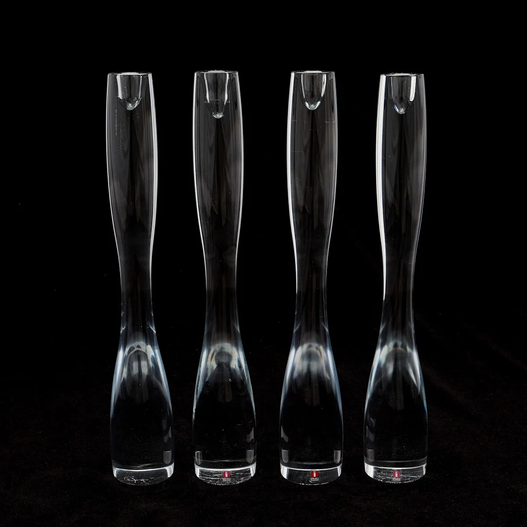 TIMO SARPANEVA. LJUSSTAKAR, 4 ST, GLAS, "MARCEL", IITTALA, FINLAND, SIGNERADE. — Art glass — Crafoord Auktioner Lund