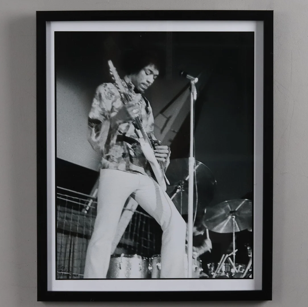 KENNETH ENEROTH. FOTOGRAFI. Nr 1/20, Jimi Hendrix, Västerås 6 sept 1967. — Photography — Örebro Stadsauktioner