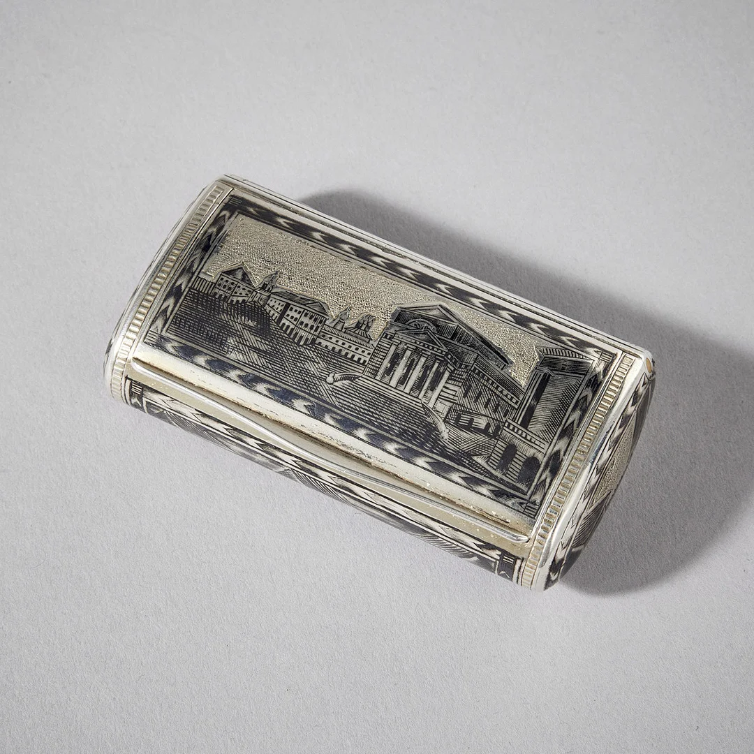 SNUFF BOX, gilt silver and niello, unidentified master, Moscow 1838. — Silver — Stockholms Auktionsverk Fine Art