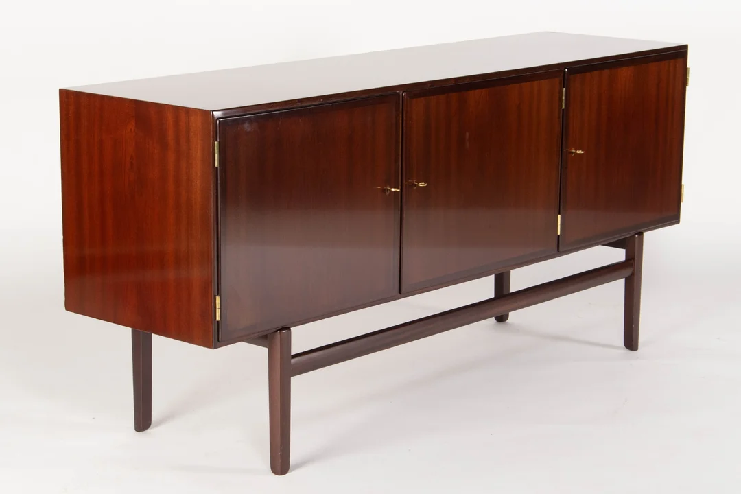 Ole Wanscher. Rungstedlund sideboard — Furniture/Cabinets, chests of drawers — Lauritz