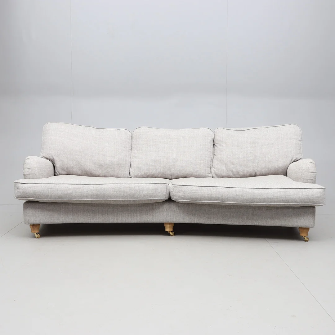HÅKAN URDELL. Soffa howardmodell, "Edward", Fogia, 2000-tal. — Sofas & Seatings — Gomér & Andersson Norrköping