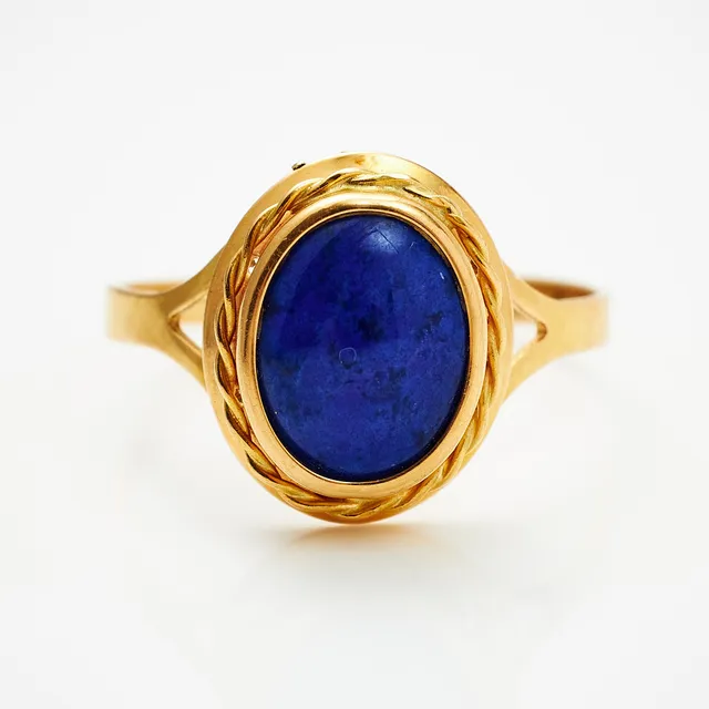 RING, 18 k guld, cabochonslipad blå lapis lazuli imitation, Sävsjö Guldsmeds AB, Sävsjö 1994.