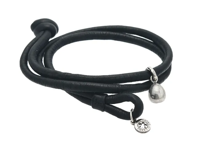 OLE LYNGGAARD, svart läderarmband, berlock, Sweet drop, sterrlingsilver, längd 36 cm, påse.