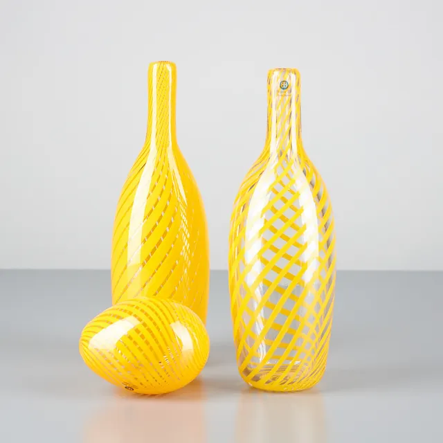 TARMO MAARONEN (1963). DEKORATIONSFÖREMÅL, 3 st, glas, signerade, Bianco Blu Fiskars.