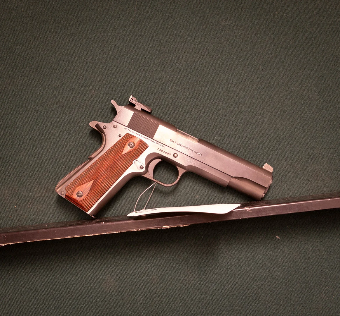 Colt 1911 series 70 kal. .45ACP #73B3897 SE3110750. — Pistols — Mauritz Widforss
