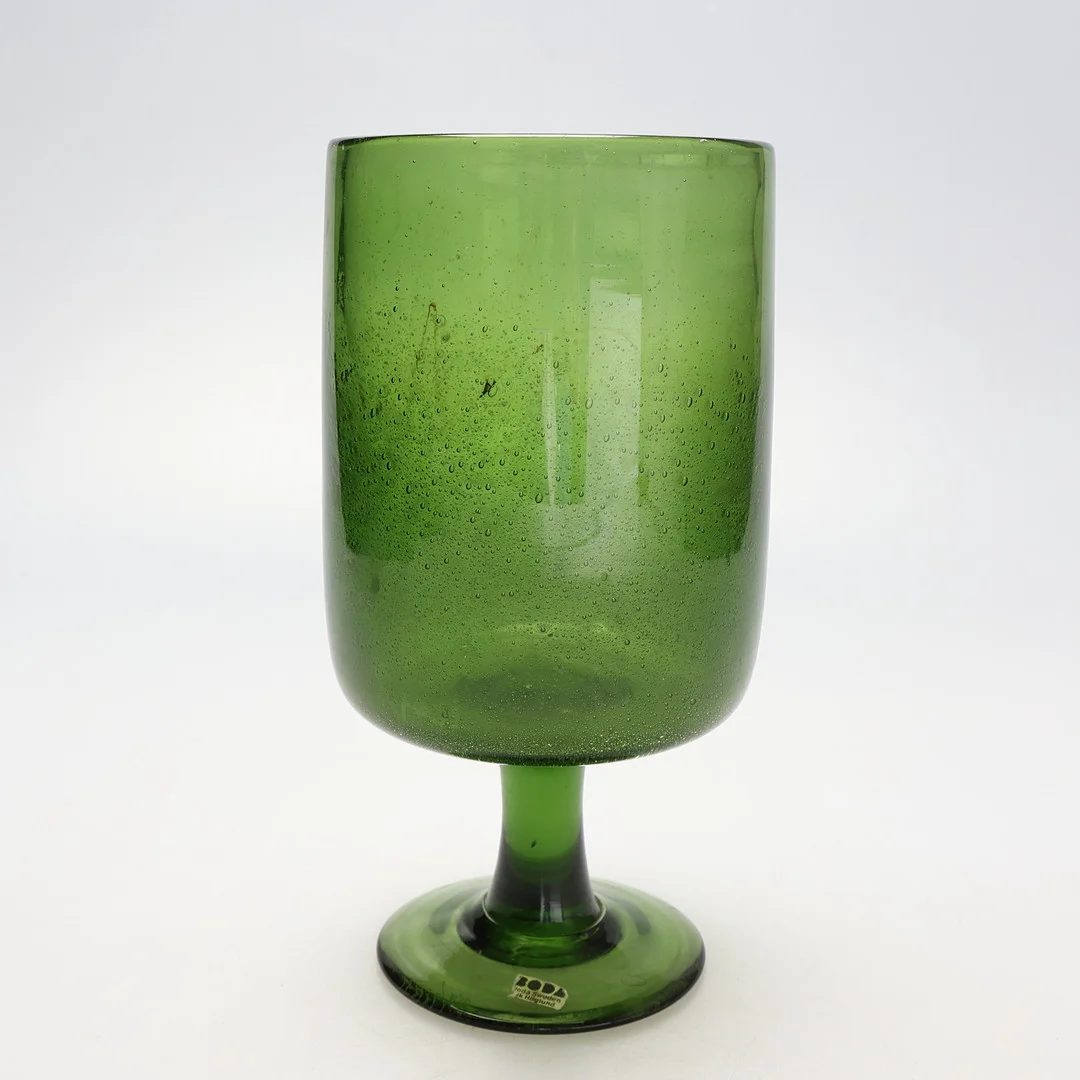 ERIK HÖGLUND. Vas på fot/pokal, glas, etikettmärkt, Boda. — Other — Gomér & Andersson Jönköping