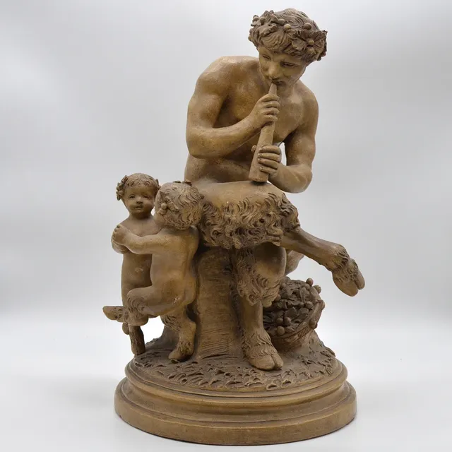 CLAUDE MICHEL CLODION (1738-1814). PAN AND TWO INFANT SATYR, TERRAKOTTA-SKULPTUR, 1770-1800, MIT SIGNIERUNG.