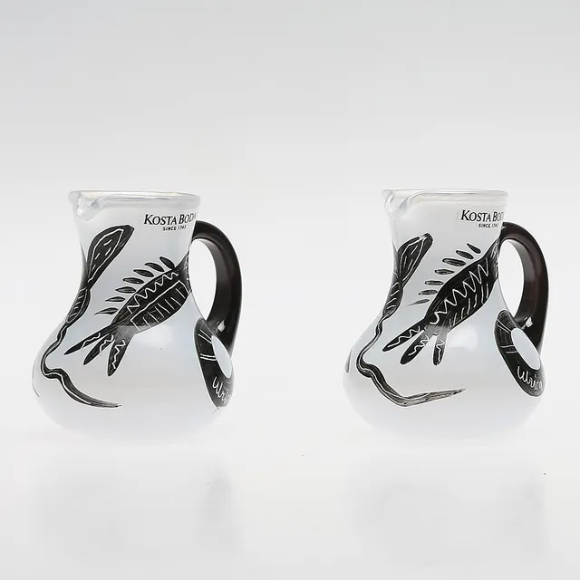 ULRICA HYDMAN-VALLIEN. Tillbringare, 2 st, glas, "Caramba", Artist collection, Kosta Boda, signerade.