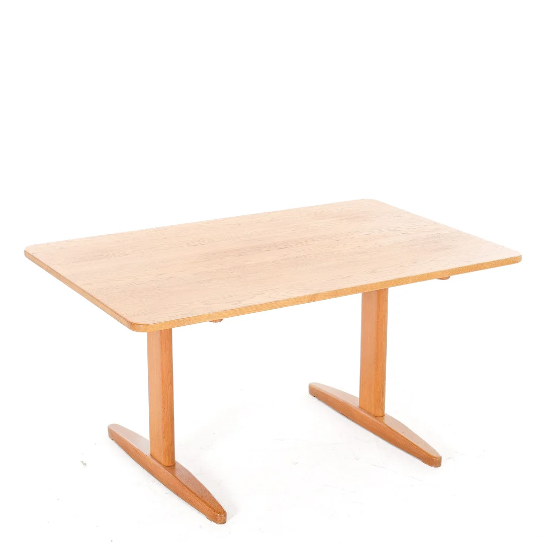 Børge Mogensen. Shaker table made of solid oak. — Furniture/Dining tables, dining room furniture — Lauritz