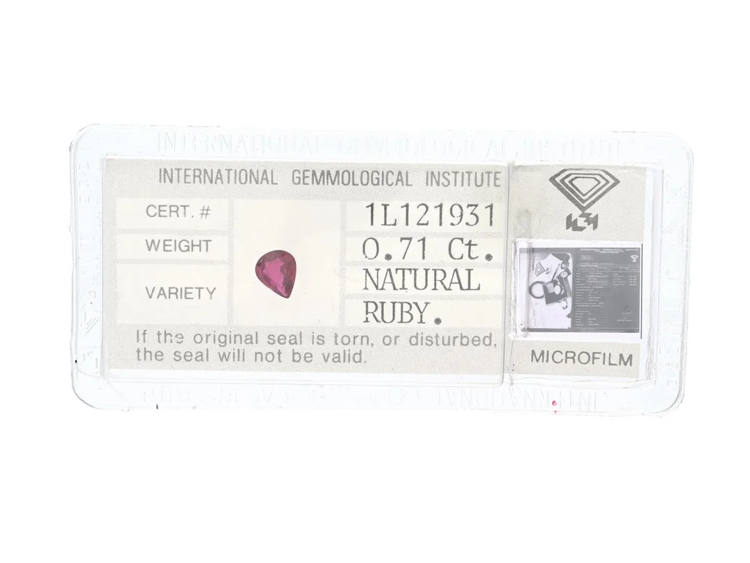 RUBIN, droppslipad, 0,71 ct, IGI certifikat, 1L121931. — Ädelstenar/Rubiner — Kaplans