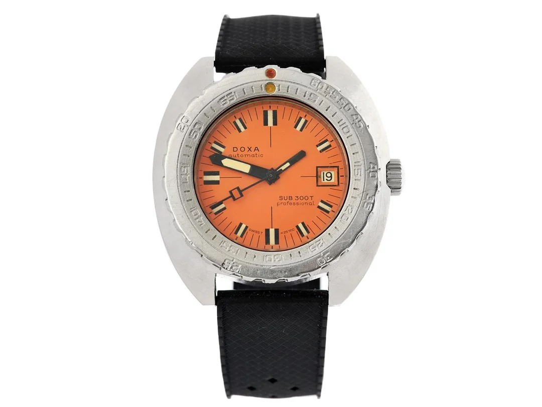 DOXA, SUB 300T, Professional (Swiss T <25mc), "Pre-Synchron", Cal Doxa 11 1/2, Boett nr. 11899 4 / 6665890, herrur, 43 mm, stål, automatisk, mineralglas, datum (se fördjupad information), sekundvisare saknar lysmassa, gummiband, ca 1967. — Klockor/Doxa — Kaplans