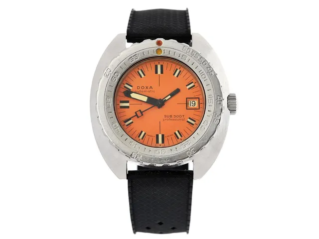 DOXA, SUB 300T, Professional (Swiss T <25mc), "Pre-Synchron", Cal Doxa 11 1/2, Boett nr. 11899 4 / 6665890, herrur, 43 mm, stål, automatisk, mineralglas, datum (se fördjupad information), sekundvisare saknar lysmassa, gummiband, ca 1967.