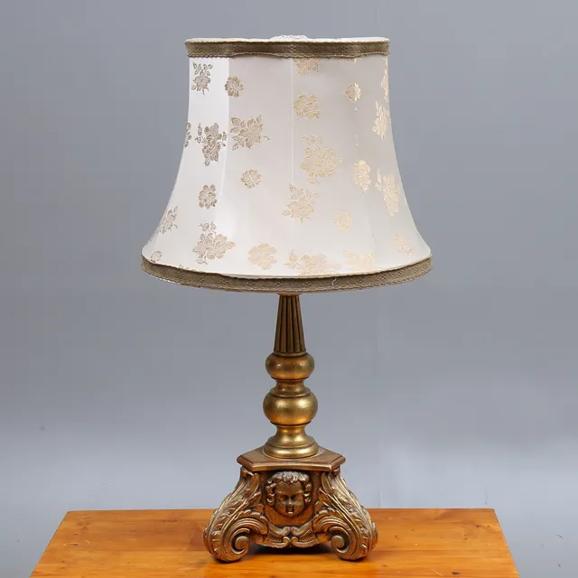 BORDSLAMPA, trä, barockstil, 1900-talets mitt.