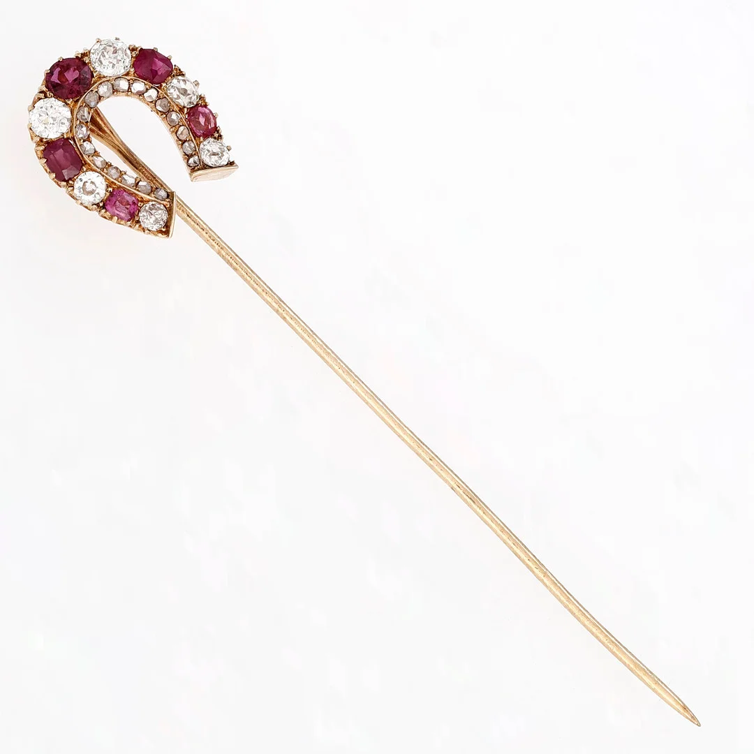 Horseshoe-shaped diamonds and rubies tie pin, early 20th Century. — Brooches & Pendants — Balclis