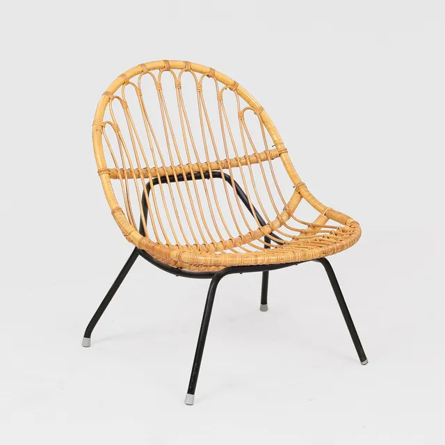 Grydeformet loungestol af bambus og sortmalet stål. 1960-70'erne.