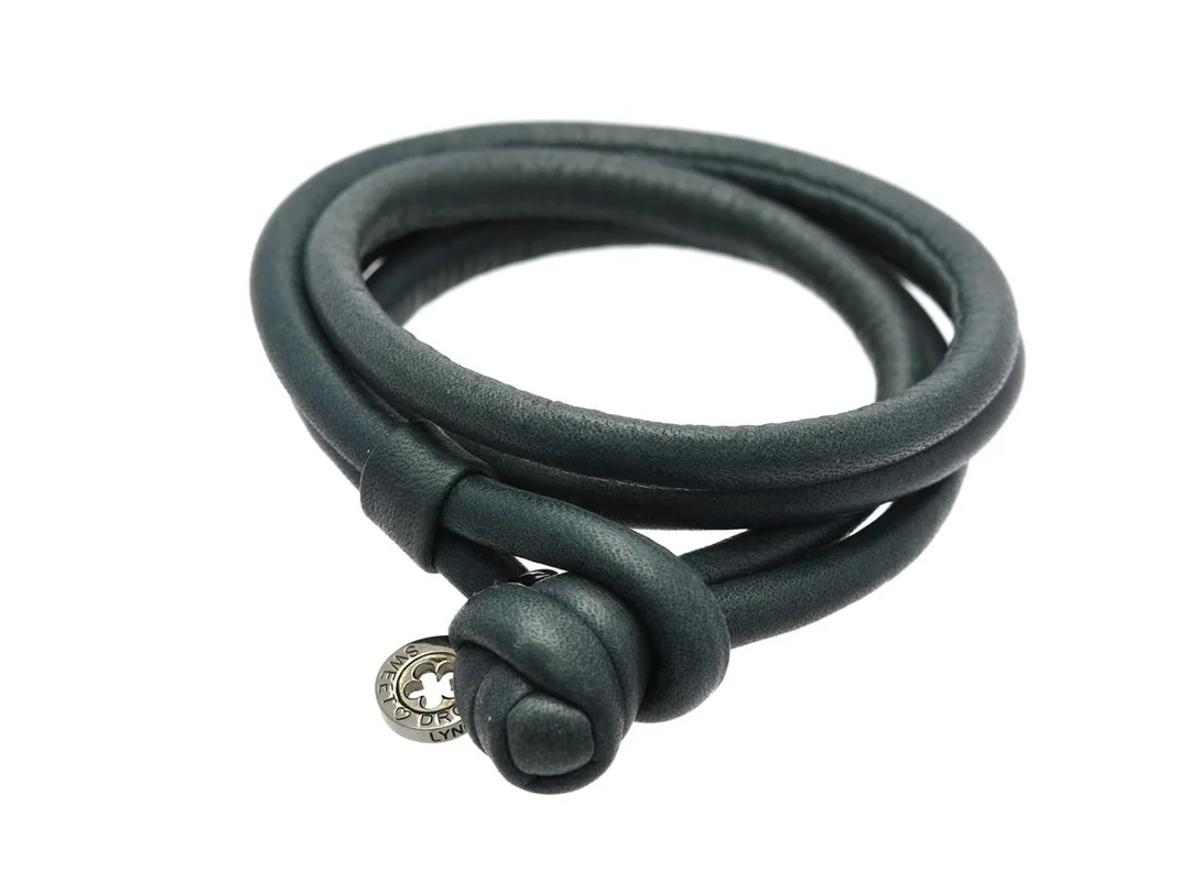 OLE LYNGGAARD, armband, läder, längd 38 cm, påse. — Smycken/Armband — Kaplans