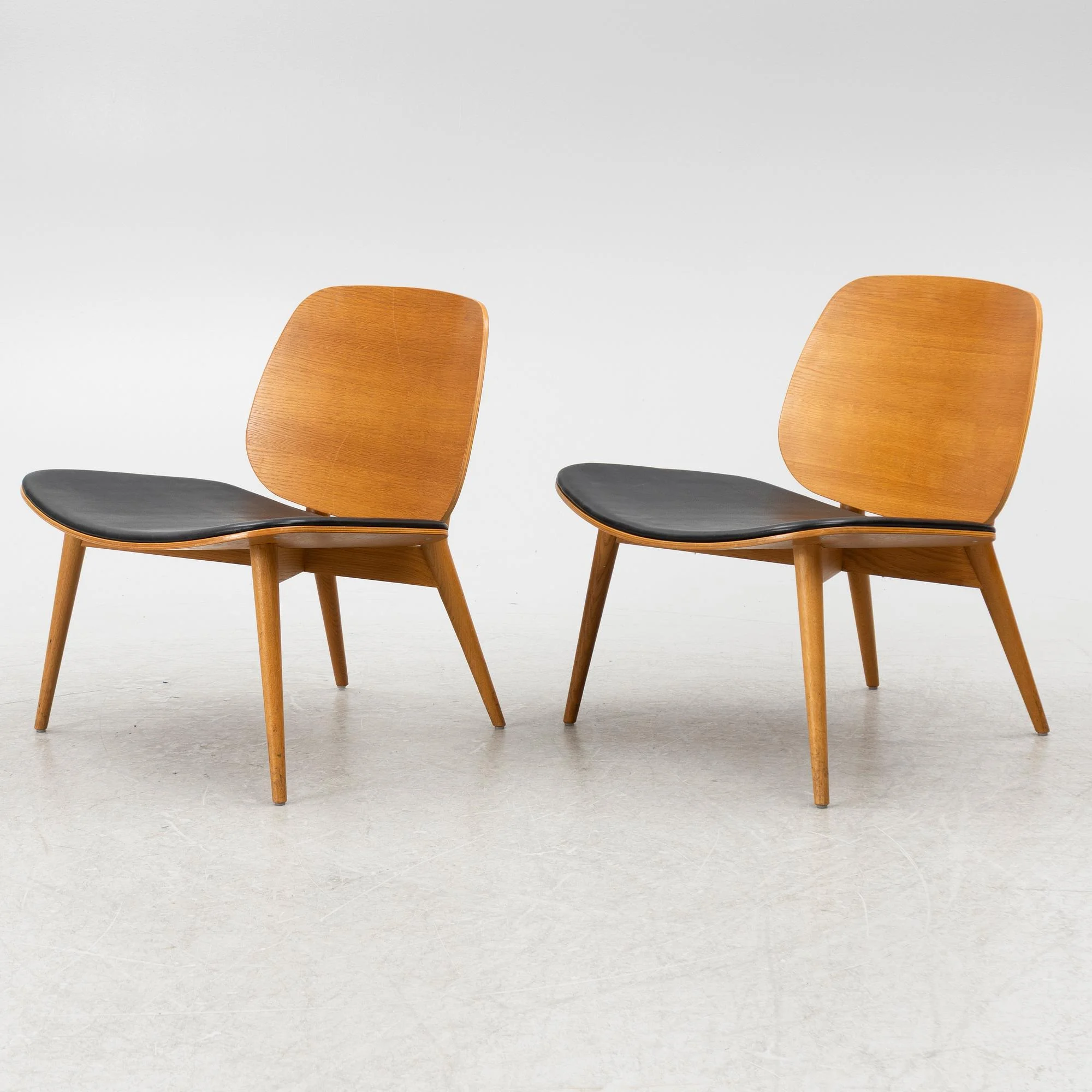 Jonas Lindvall, fåtöljer, ett par, "Papa", Skandiform, 2000-tal. — Design/Möbler — Bukowskis