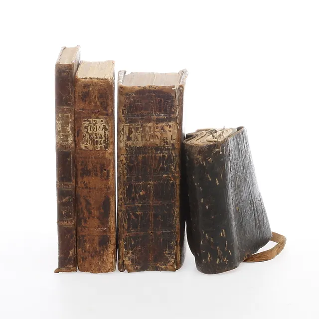 BÖCKER, 3 st samt ALMANACKOR, 12 st, 1700/1800-tal.