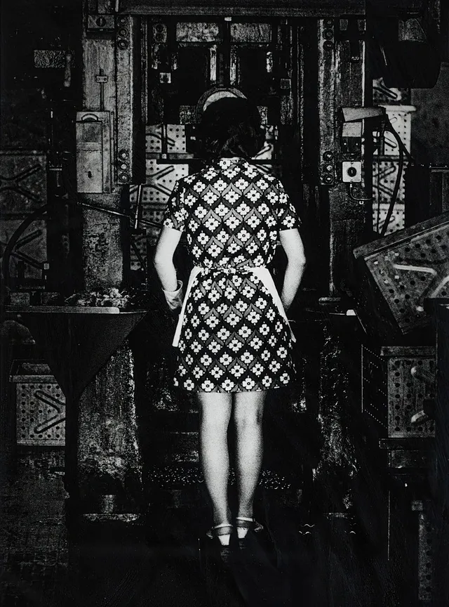 JEAN HERMANSON (1938-2012). "Pressoperatör, SKF, Göteborg 1969-1971", Himlens Mörkrum, bild nr 25.