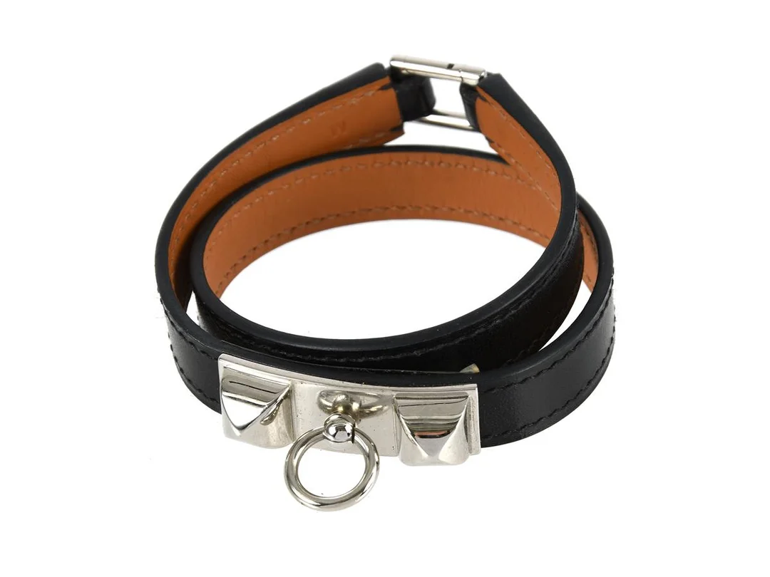 ARMBAND, HERMÈS, Collier Chien, svart läder, silverfärgat spänne, stl M, smyckespåse, originalask, — Smycken/Armband — Kaplans
