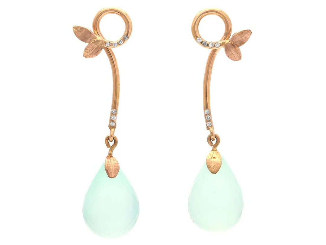 ÖRHÄNGEN, 18K guld/roséguld, droppformade fasetterade agater, åttkantslipade diamanter ca 0,07 ctv, Mandelstam, stift, höjd 48 mm, vikt 9,2 g, originaletui. — Smycken/Örhängen — Kaplans