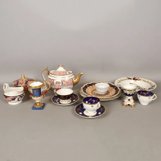 A COLLECTION OF MOSTLY 19TH CENTURY PORCELAIN, VARIOUS FACTORIES (QTY).