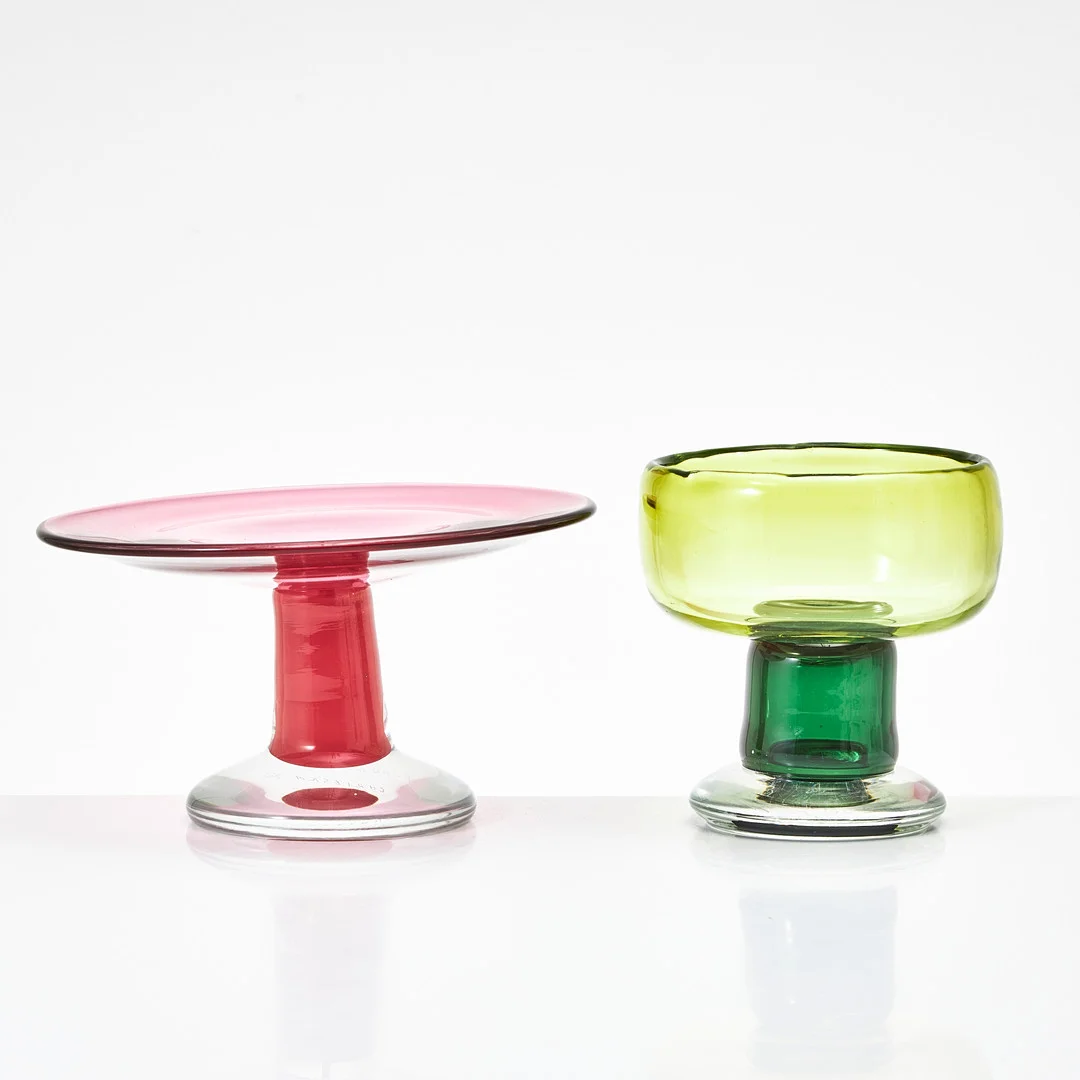 ERIK HÖGLUND. Skål och fat på fot, Chribska. — Art glass — Stockholms Auktionsverk Magasin 5